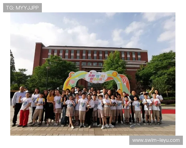 从平凡少年到世界级巨星成长为闪耀绿茵场的足球传奇之路 从平凡少年到世界级巨星成长为闪耀绿茵场的足球传奇之路