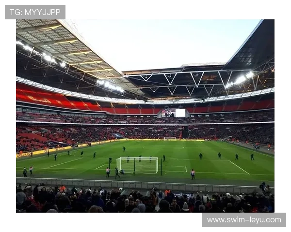 足球之星精彩瞬间集锦：见证球场上的热血与荣耀