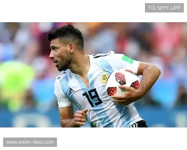 足球历史巨星现状分析：从巅峰时刻到退役后的新篇章