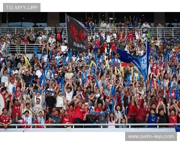 足球新星首度亮相震撼全场首次登场的精彩表现引爆球迷热情