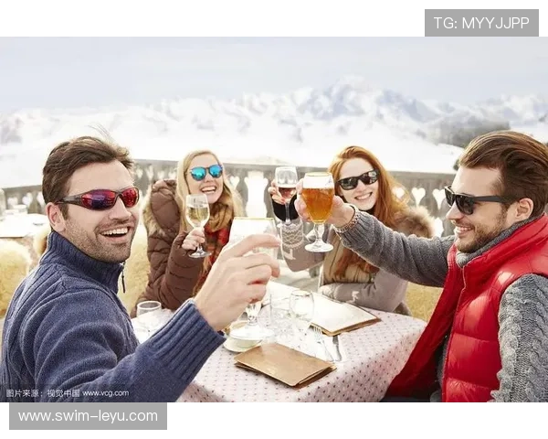 足球明星间的深厚羁绊与默契合作解析：从友谊到竞技的心灵连接